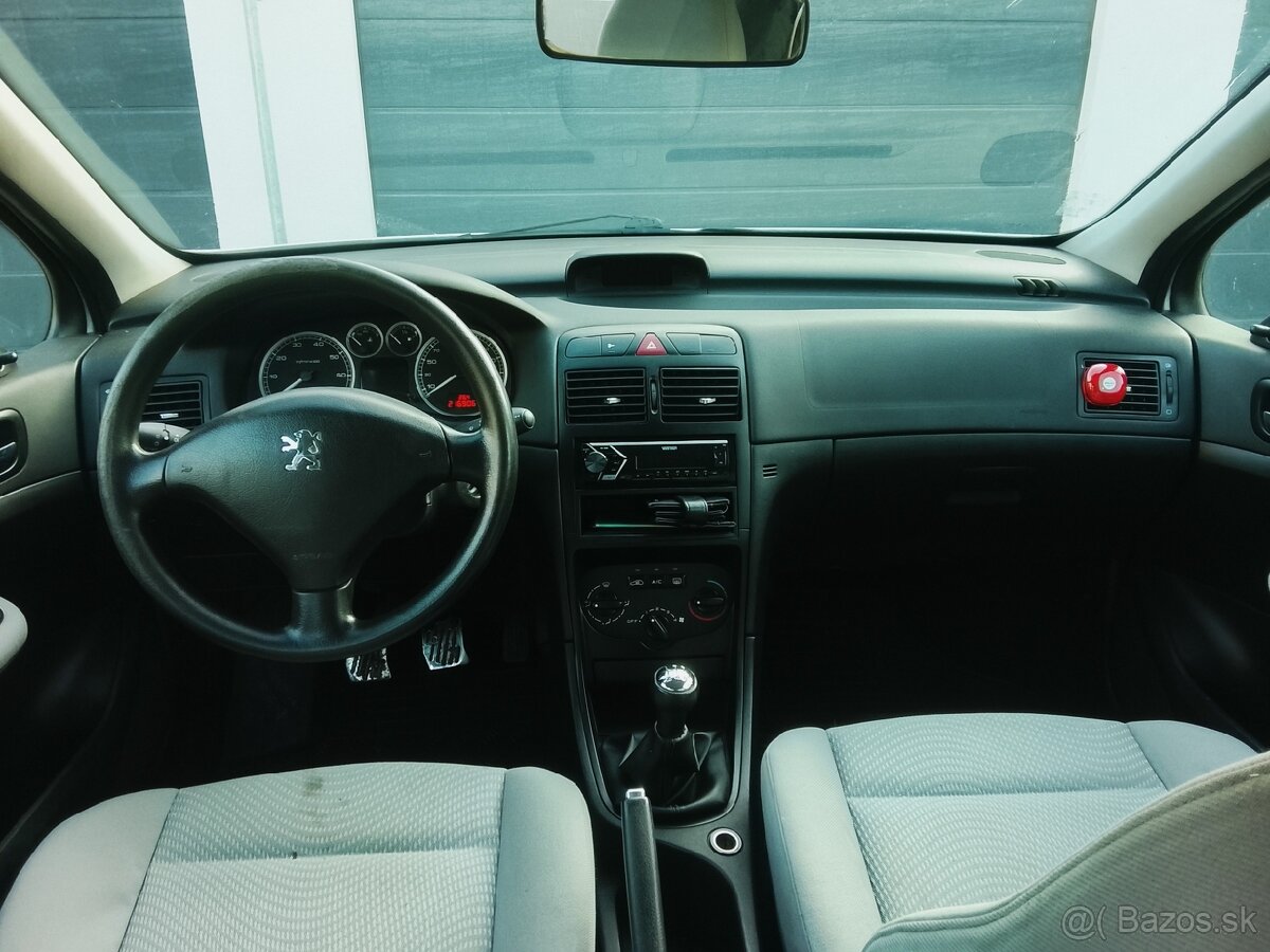 Peugeot 307 Hatchback - 7