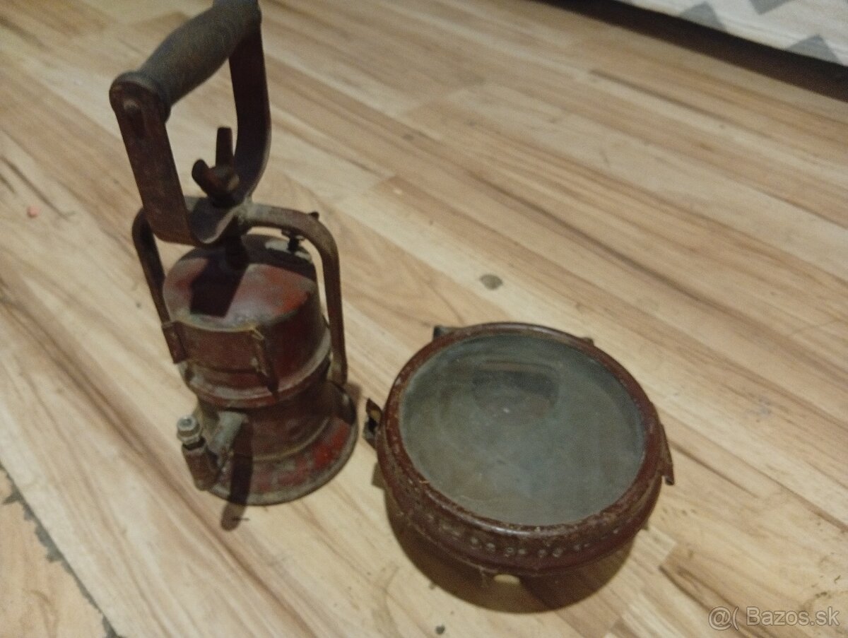 Karbónova halogenova lampa 1946 - 7