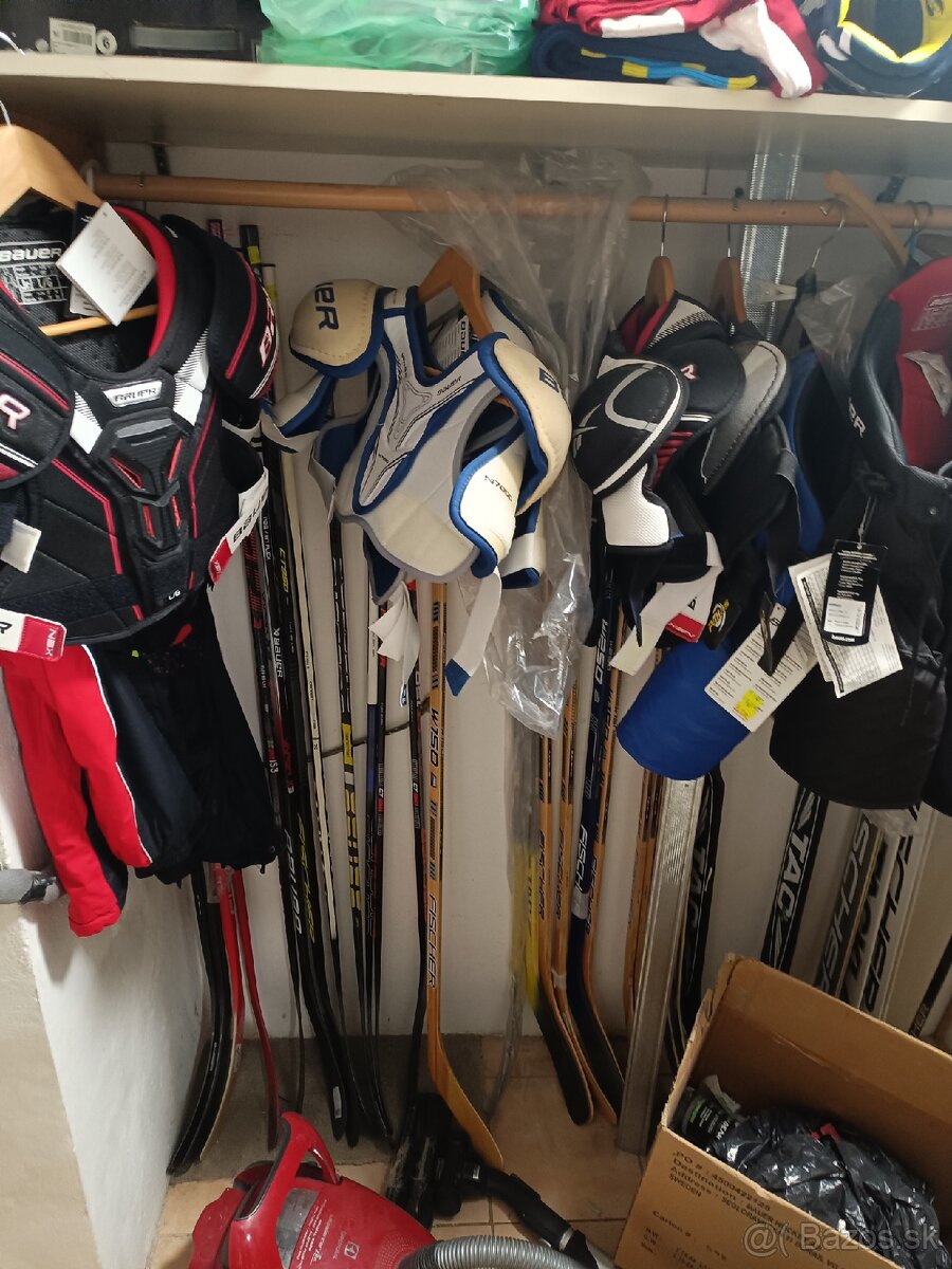 rôzne hokejove potreby - 7