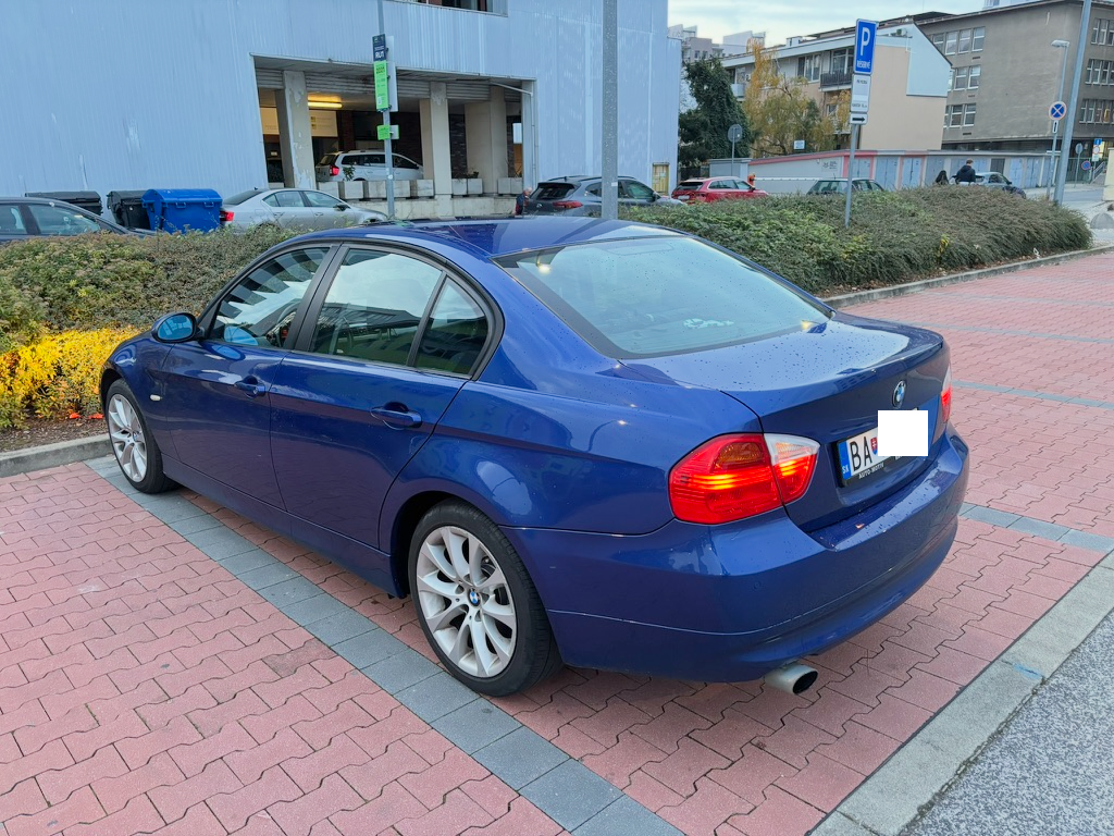 BMW 318i E90 95kW benzín na predaj - 7