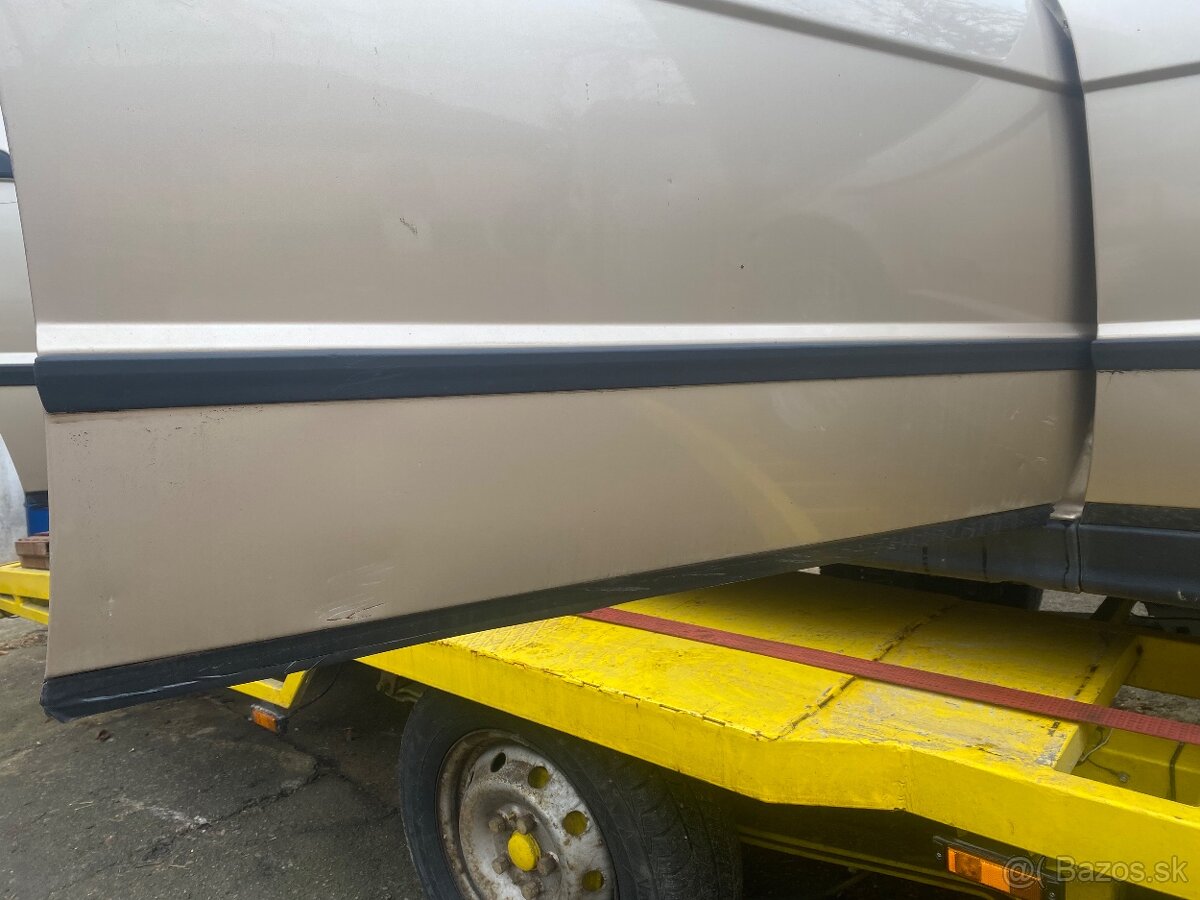 Rozpredam BMW e34 520ia - 7