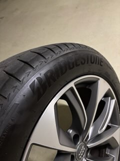 Originalne 20-palcove alu-disky + pneumatiky Audi E-tron. - 7