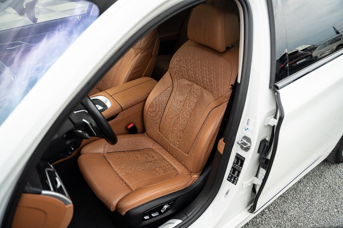 BMW Rad 7 750i xDrive A/T Odpočet DPH - 7