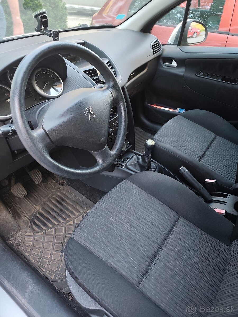 Peugeot 207 - 7