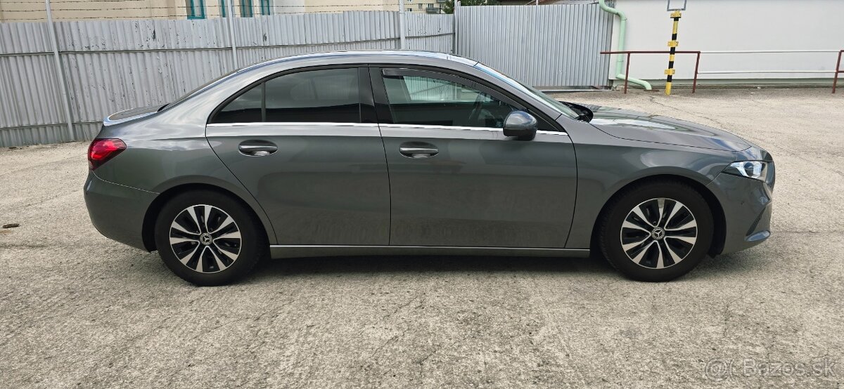 Mercedes-Benz A180D sedan - 7