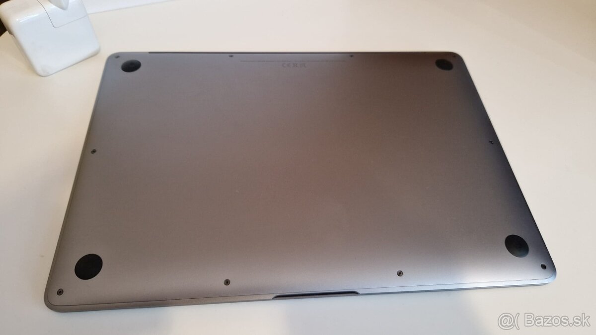 Predám - MacBook Air M1 13", 16GB, 256GB SSD - 7