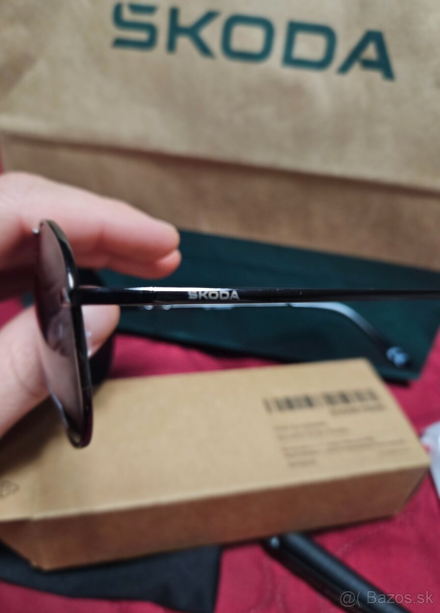 Slnečné okuliare originál Škoda, pero, nabíjací kábel USB - 7