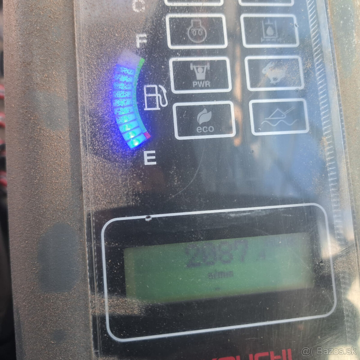 Pásový nakladač Takeuchi TL8 Bobcat T650 Caterpillar - 7