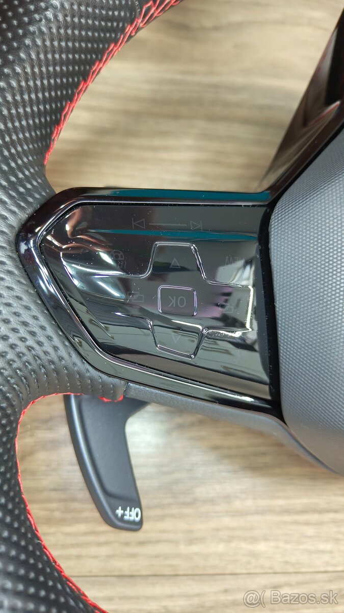 Volant Golf 8 GTI - R RED - 7