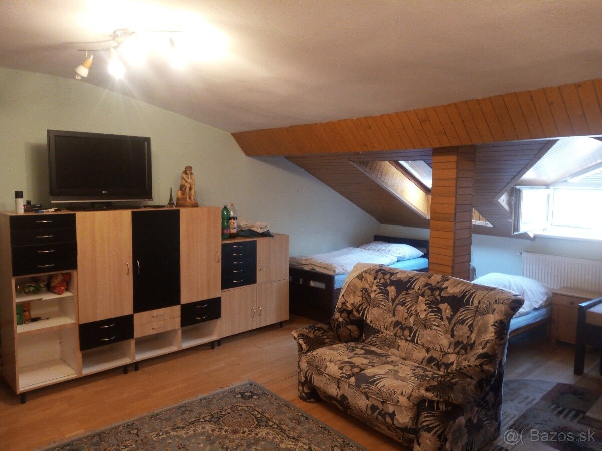 ROBOTNIKOM CUDZINCOM 4 izbovi podkrovny byt - 7