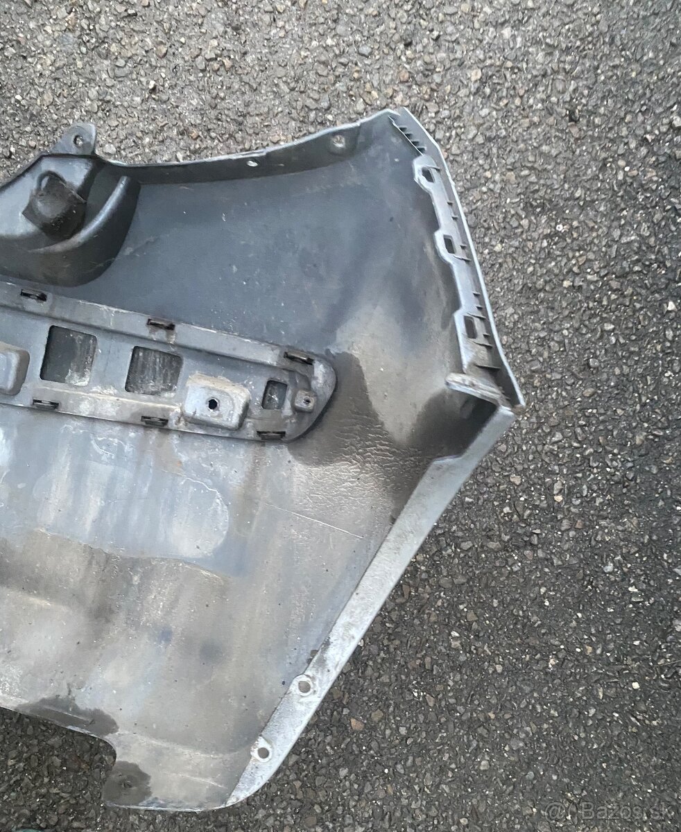 Hyundai i10 zadný naraznik - 7