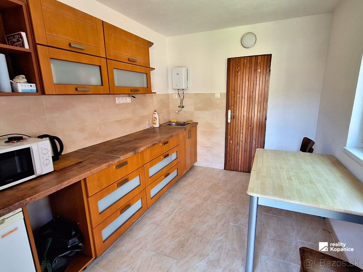 Veľký rodinný dom, chalupa Kostolné - 7