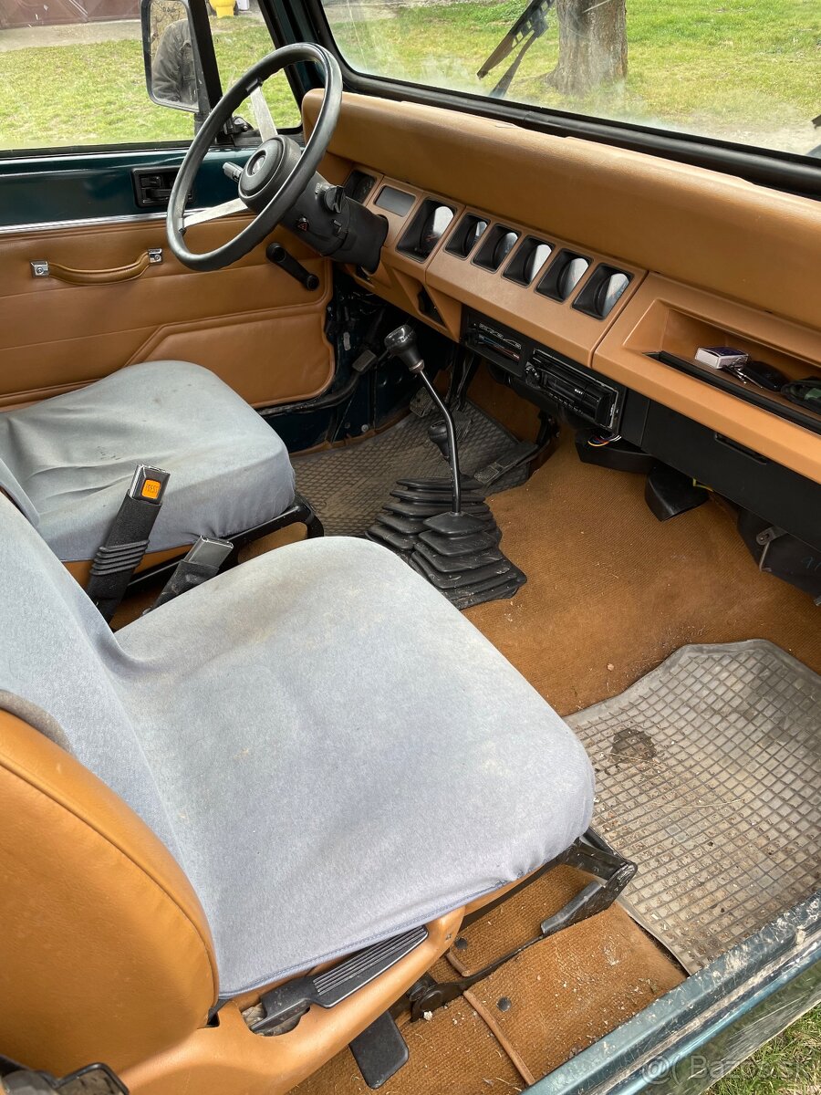 Predám Jeep Wrangler 2,5i - 7