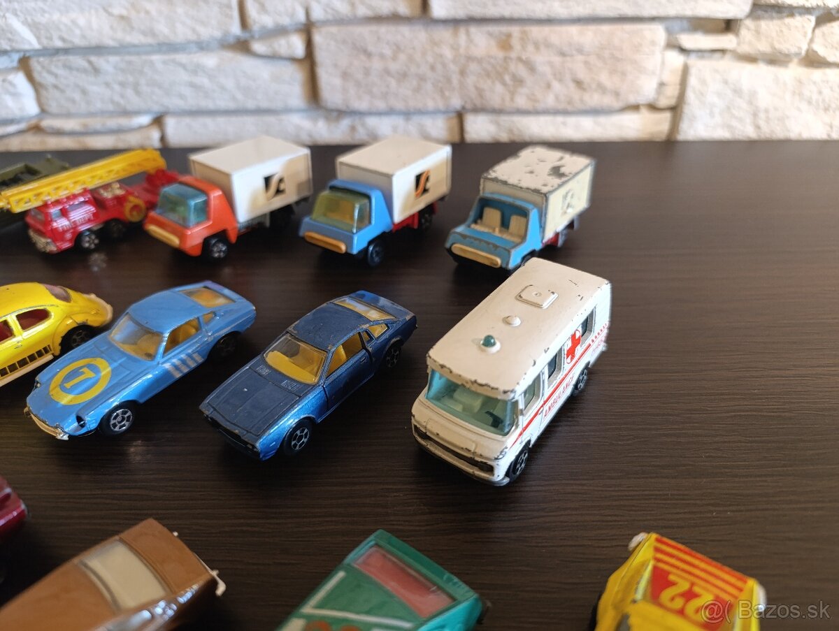 Playart a Yatming modely - osobní nákladní auta - Hong Kong. - 7