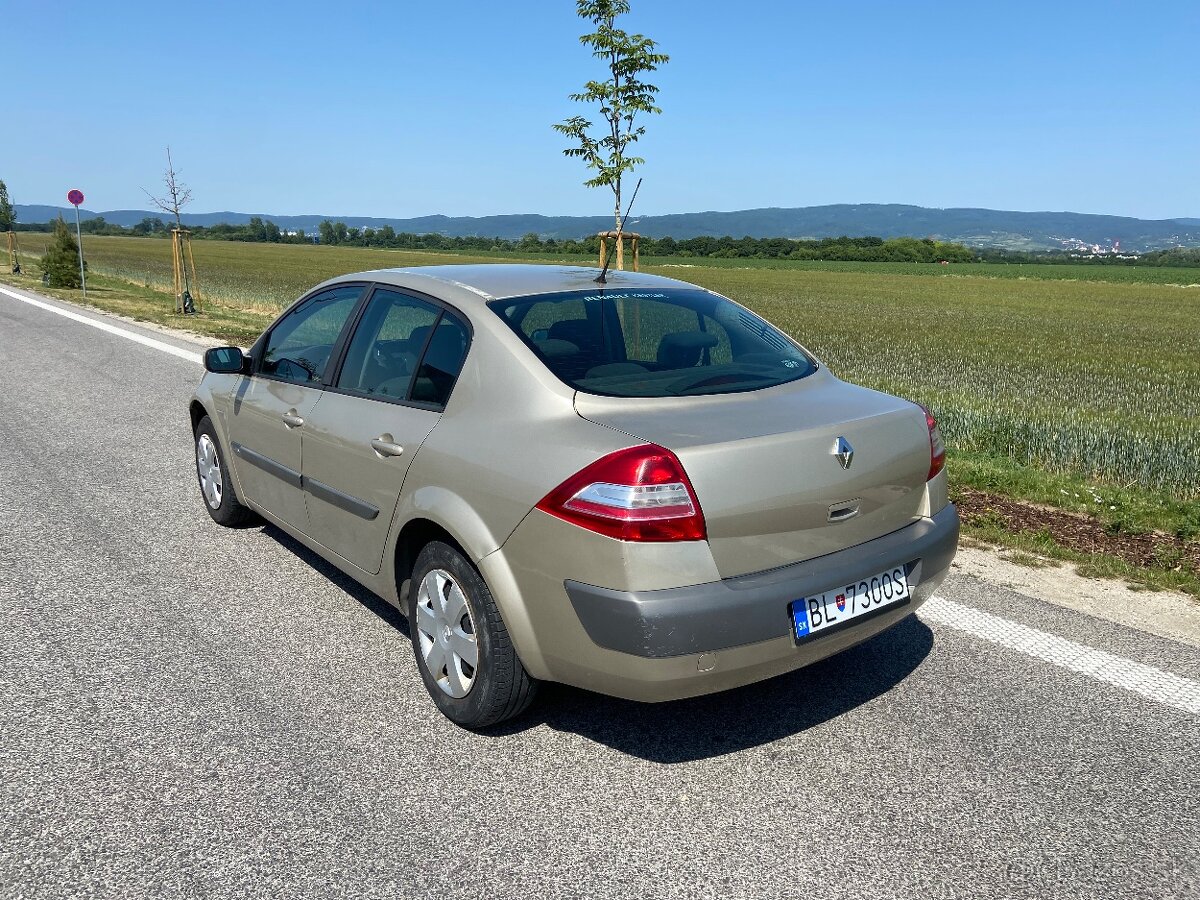 RENAULT MEGANE 1.4i 16V - 7