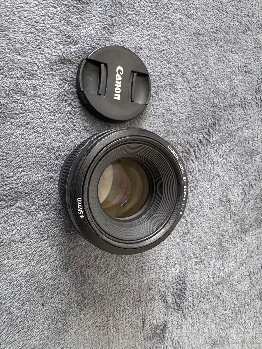 Canon 250D - 18-55MM + 50MM 1.4F - 7