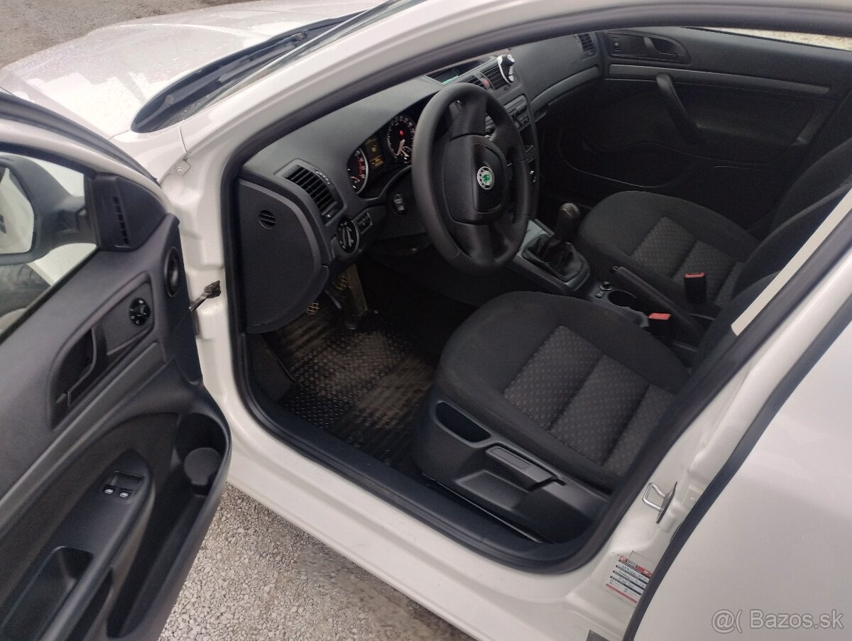 Škoda Octavia Combi 1.6 TDI CR DPF - 7