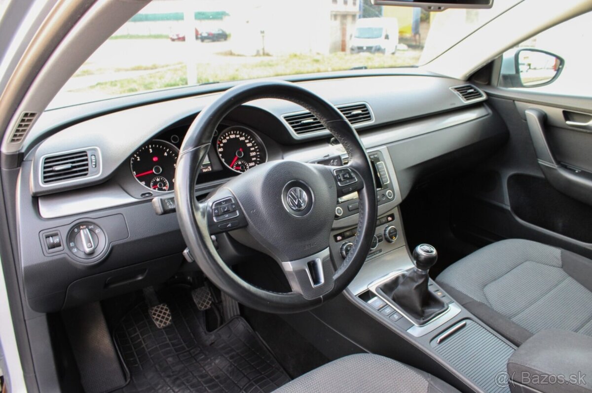 Volkswagen Passat B7 Sedan 2.0 TDI BMT - 7