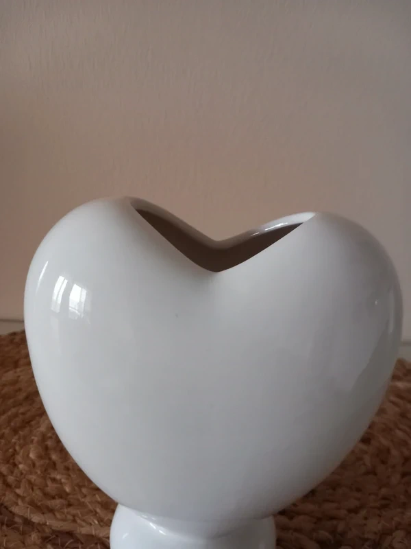 Biela keramická váza v tvare srdca 15x13x8 cm - 7