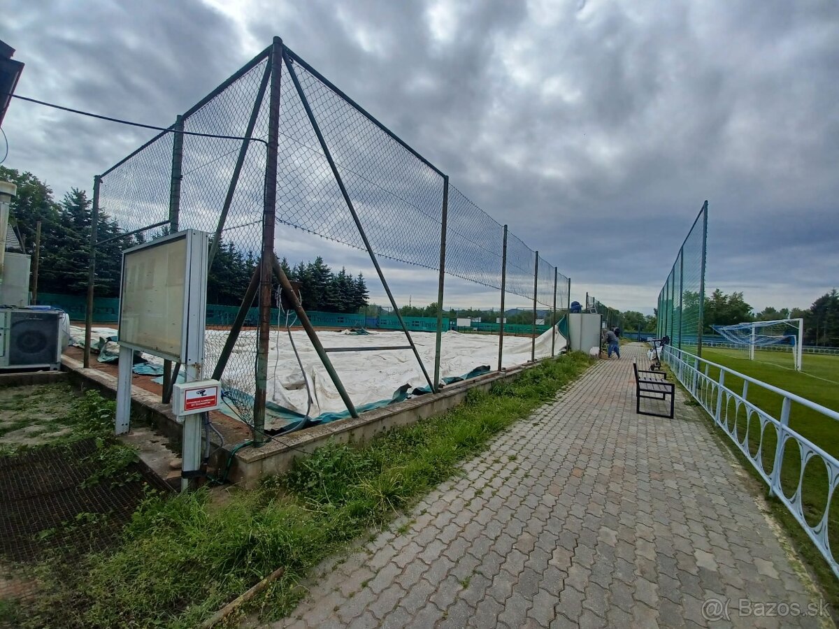 Predám tenisovú nafukovaciu halu 36 × 18 m - 7