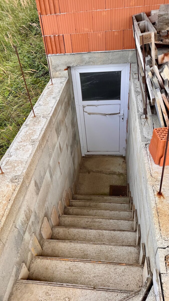 Rodinný dom vo Vlkovej – ideálne miesto pre Vašu budúcnosť - 7