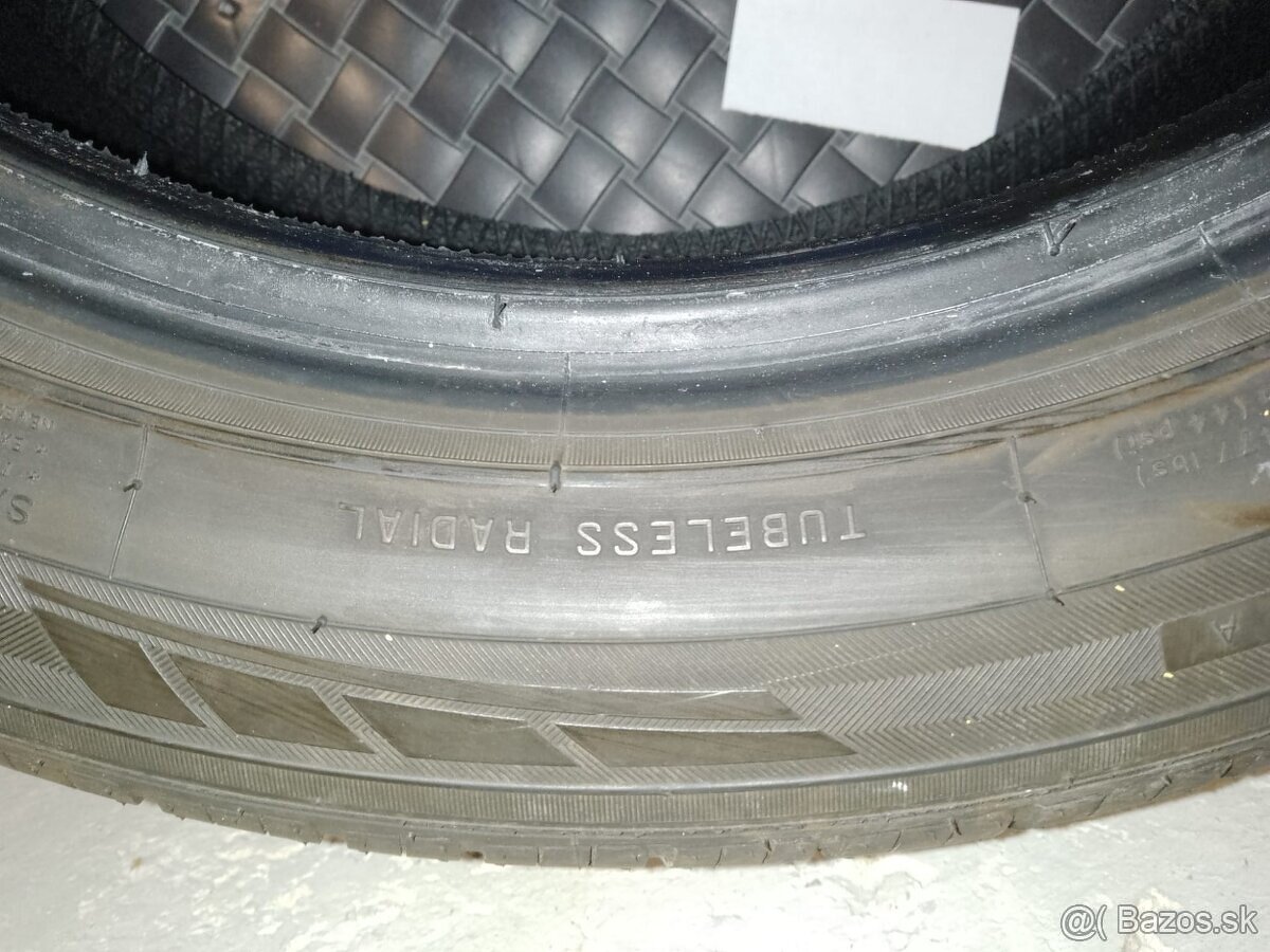 Maxxis Bravo 215/55 R17 - 7