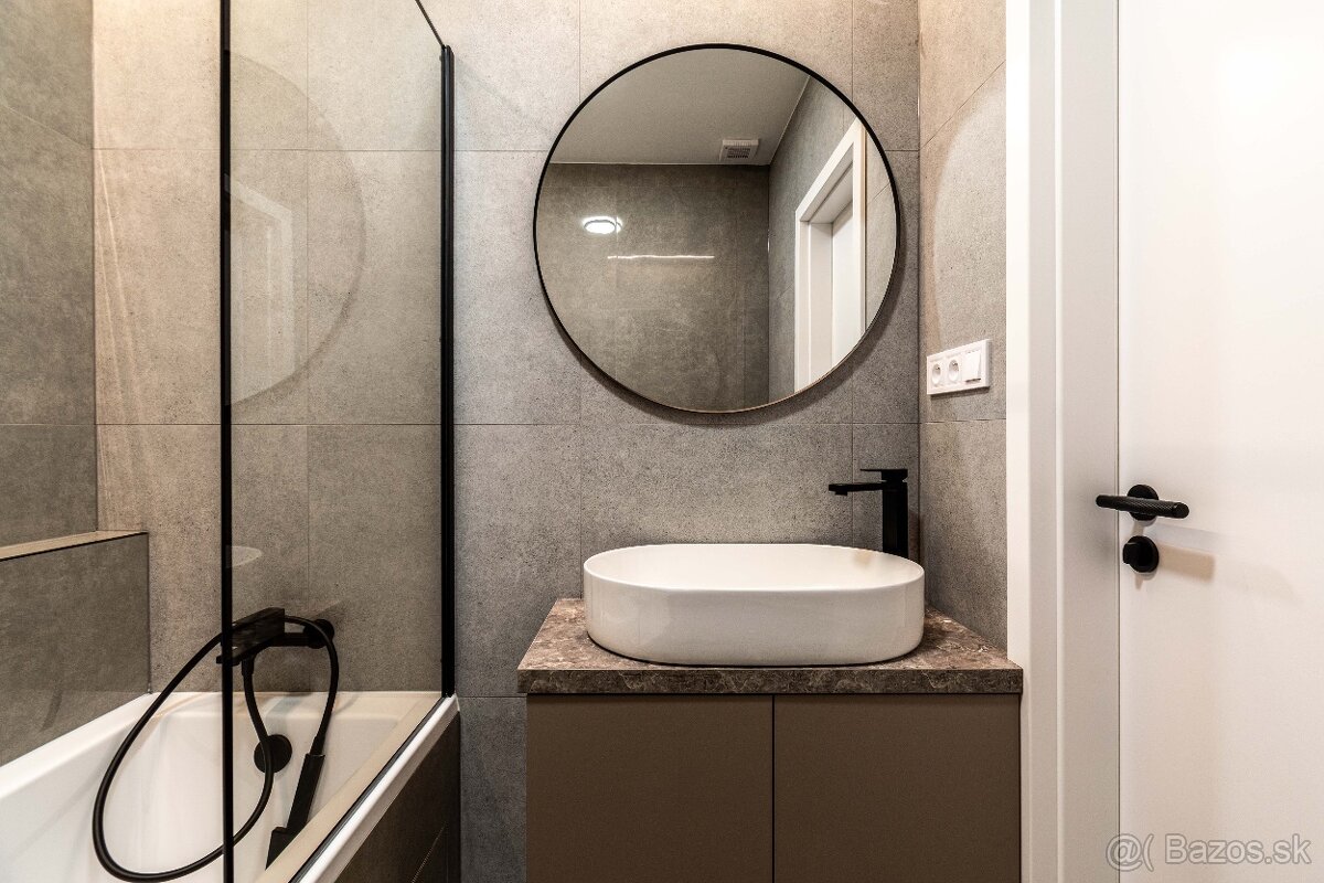 Dizajnový 3 izbový byt po kompletnej rekonštrukcii, loggia - 7