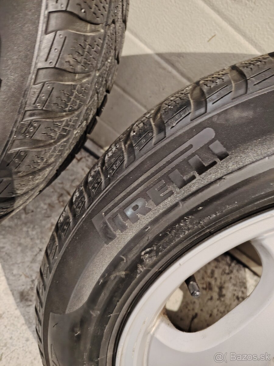 Pirelli zimné 205/60 R16 na diskoch Mercedes - 7