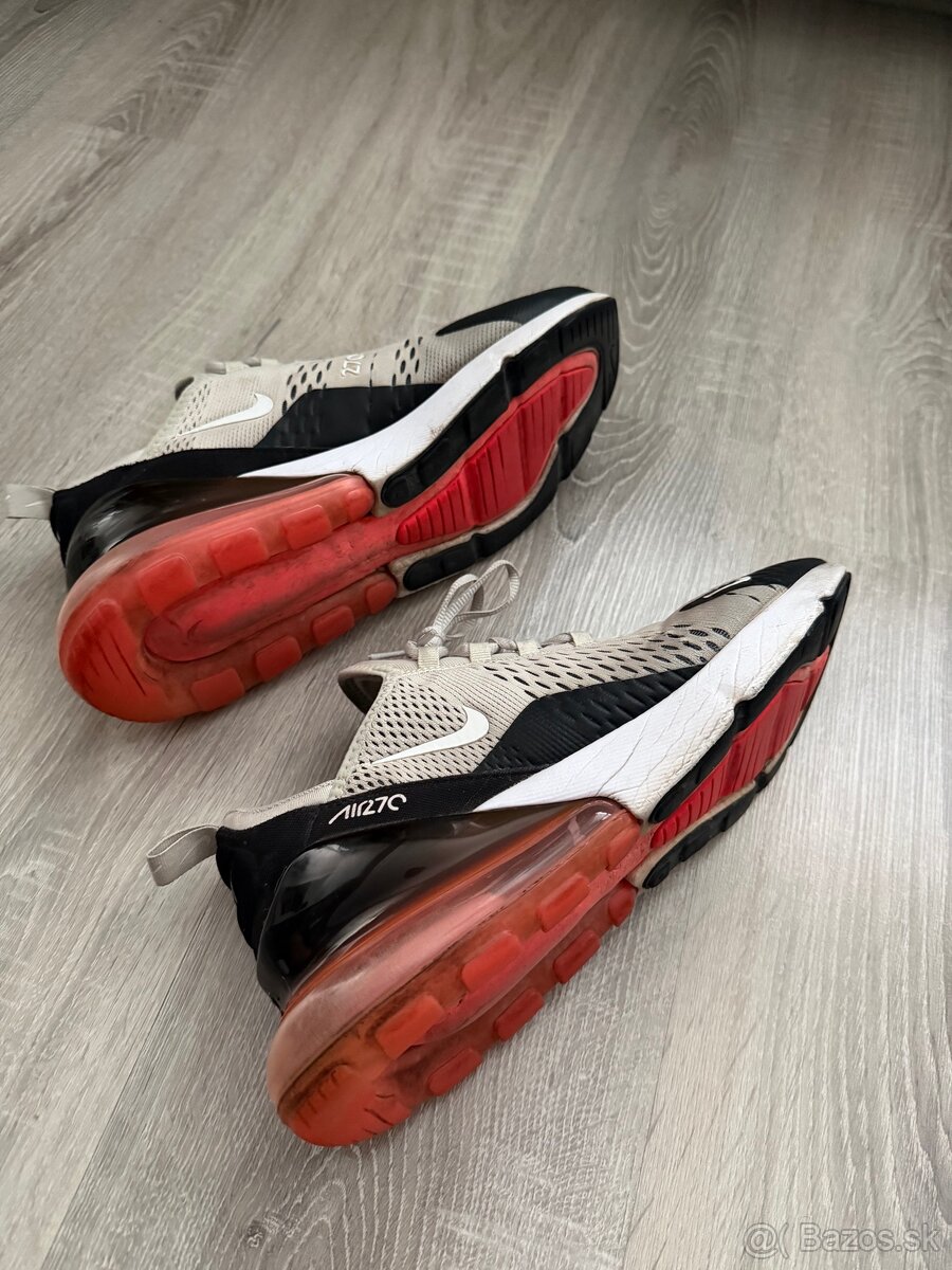 NIKE Airmax 270 v. 45 - 7