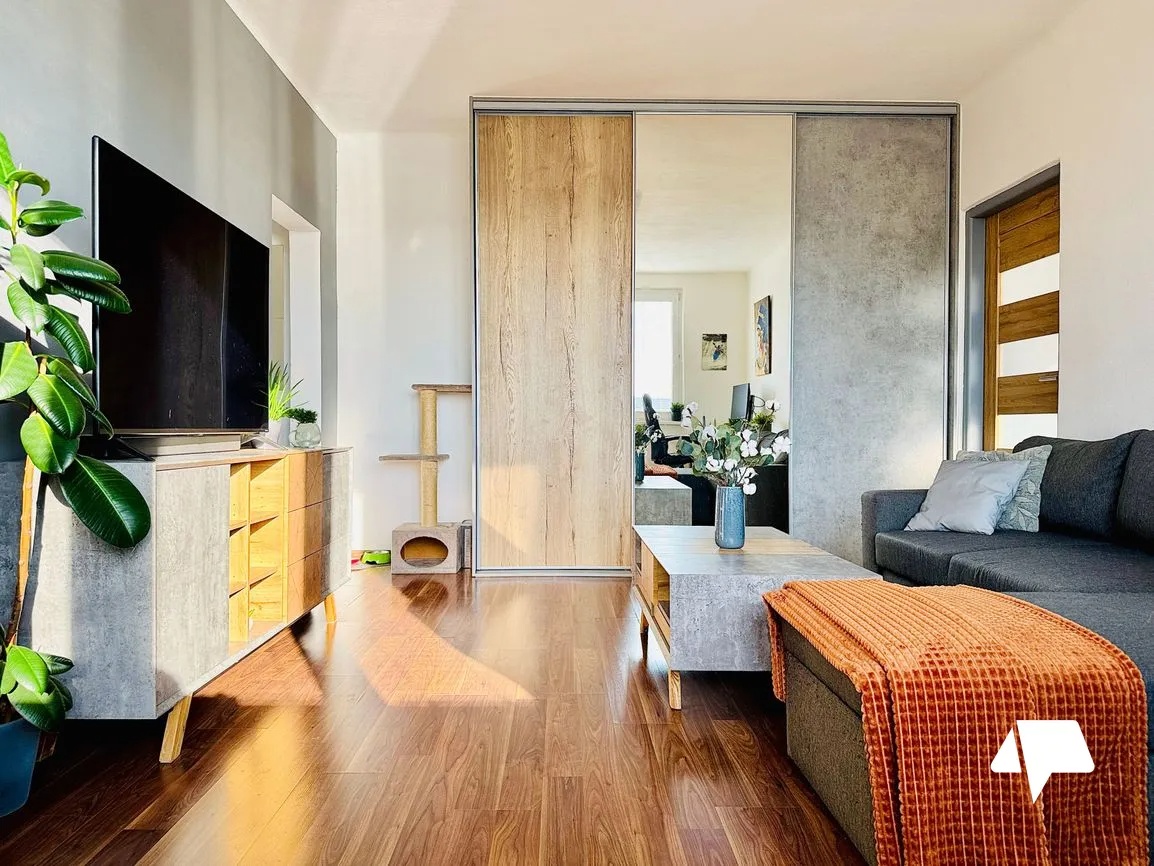 Prenájom 2 izb. byt, rekonštrukcia, balkón, centrum - 7