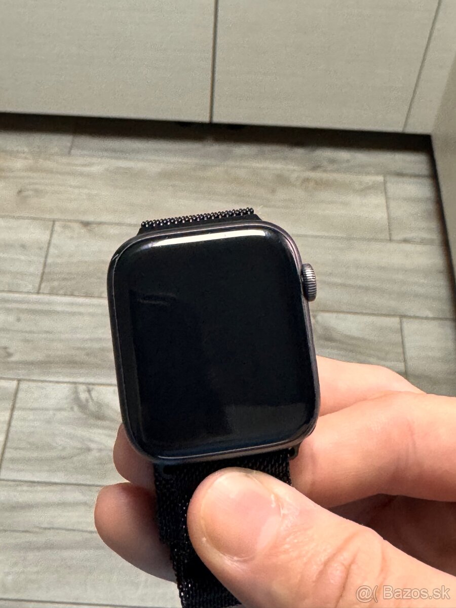 Predám Apple Watch 4 44mm - 7