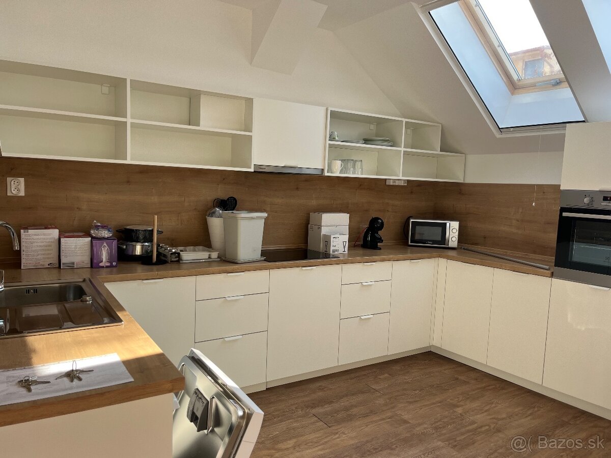 2- izbovy byt v Komarne centrum, na prenajom - 7