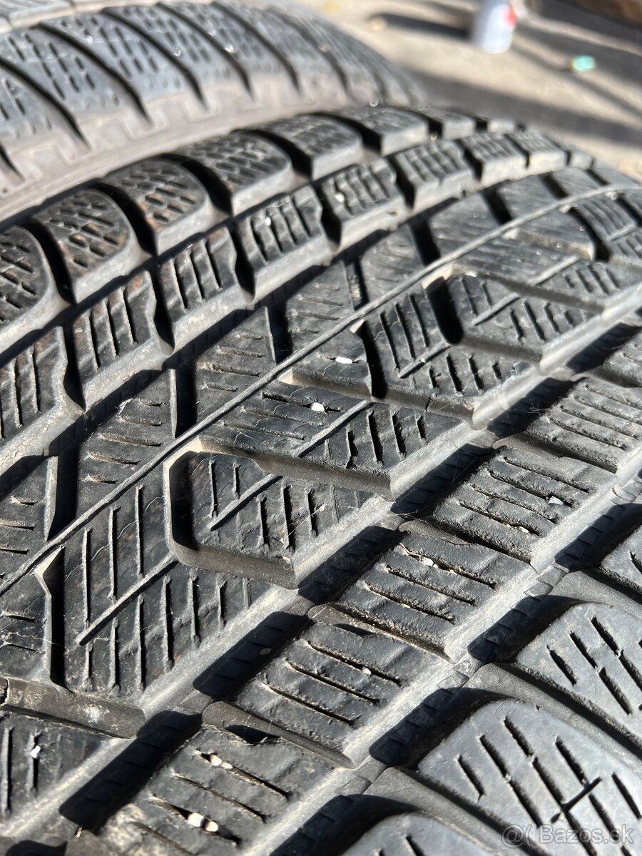 Zimne Pirelli 285/45 R22 - 7