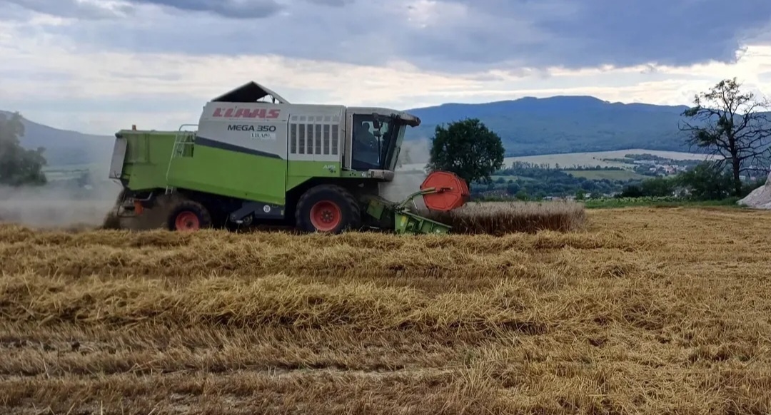 Predám kombajn claas mega 350 - 7