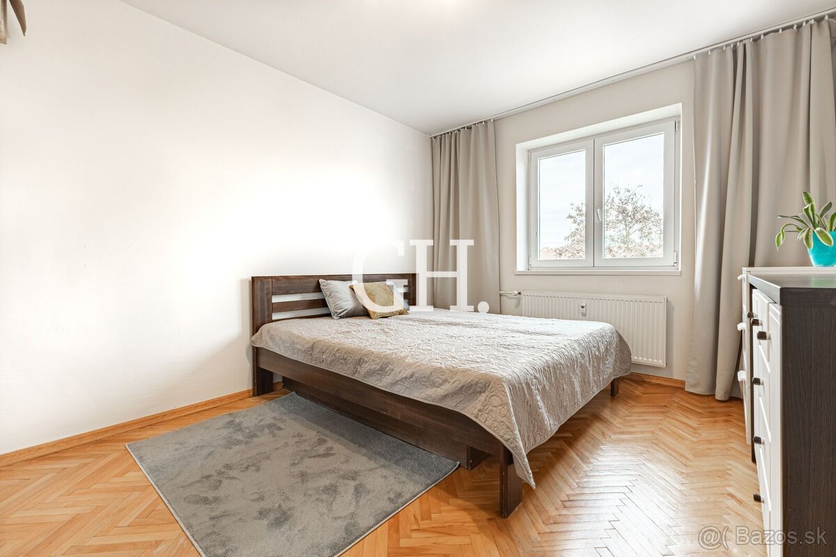 17.Novembra-svetlý 4-izbový byt po kompletnej rekonštrukcii - 7