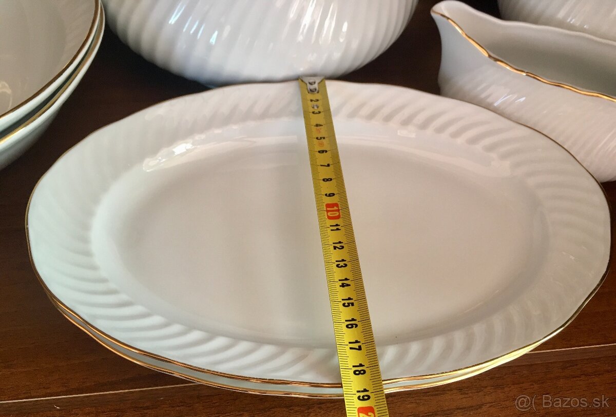 Porcelánová 7 dielna súprava - misa, čajník, omáčnik, tácky - 7