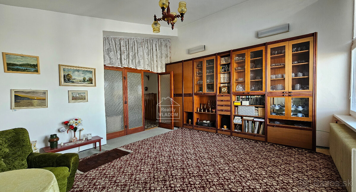 Veľký rodinný dom s veľkým pozemkom na ul. M. Uhra. - 7