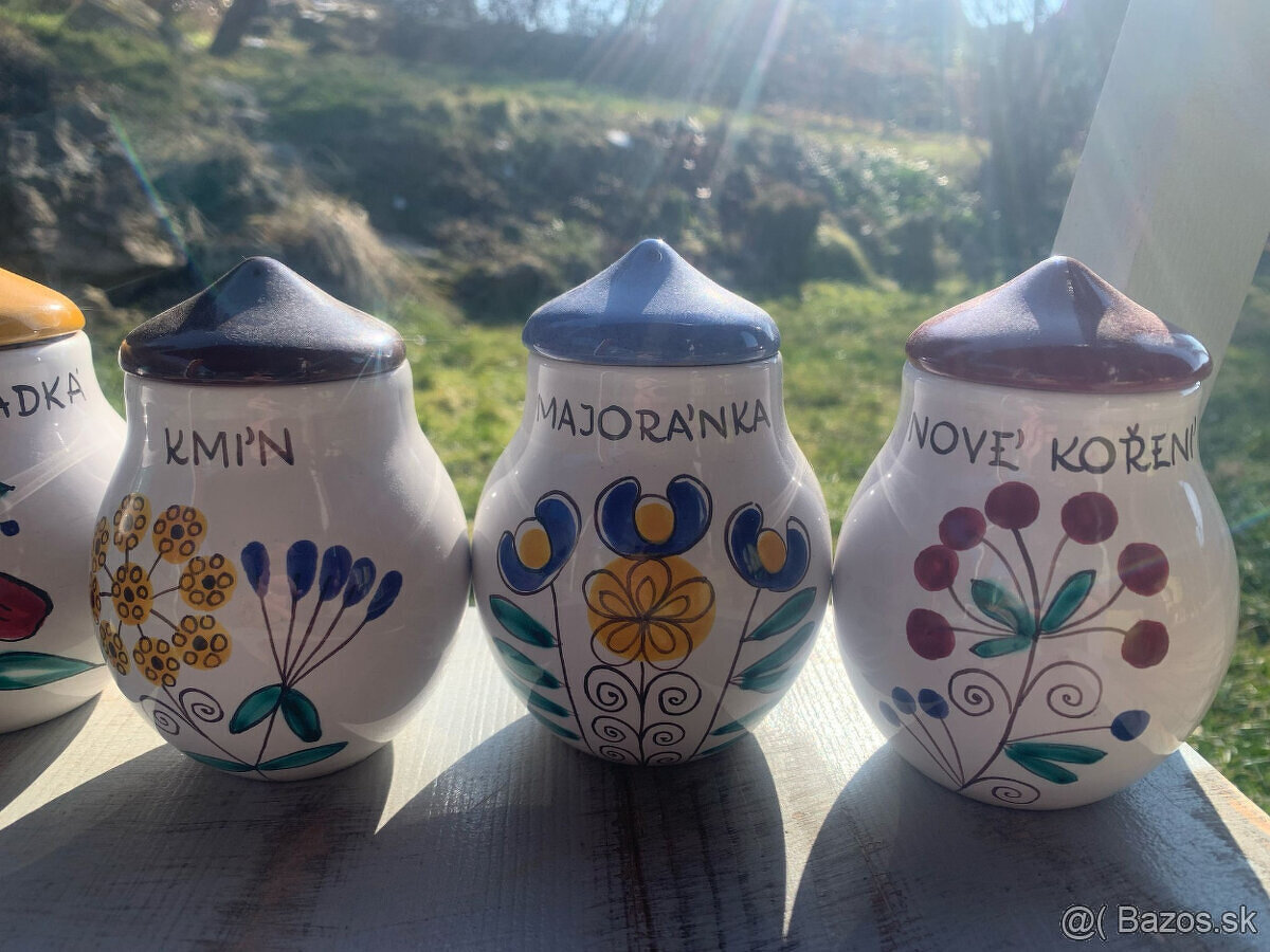 Krásne keramika , koreničky a solnička - 7