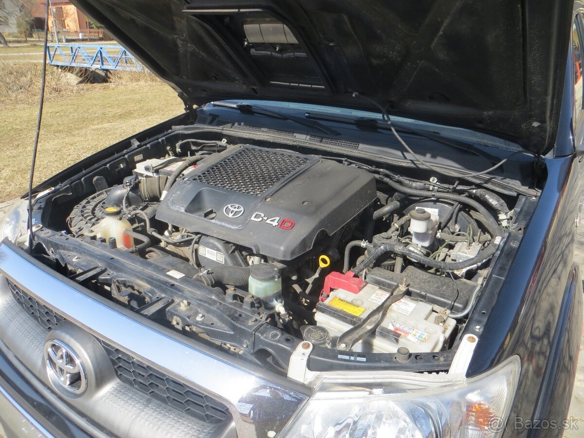 Toyota Hilux 2,5 106kw - 7