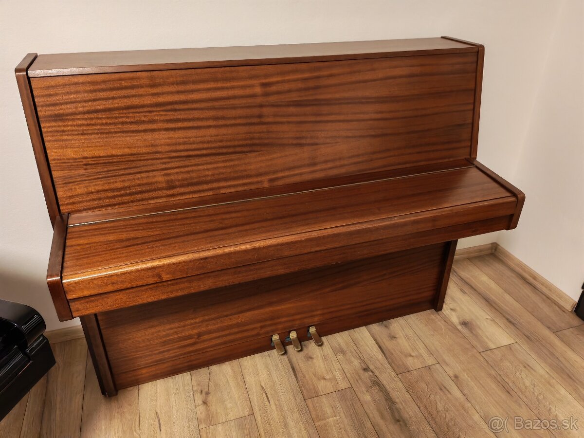 Nepremeškajte piano dovoz celá SR - 7