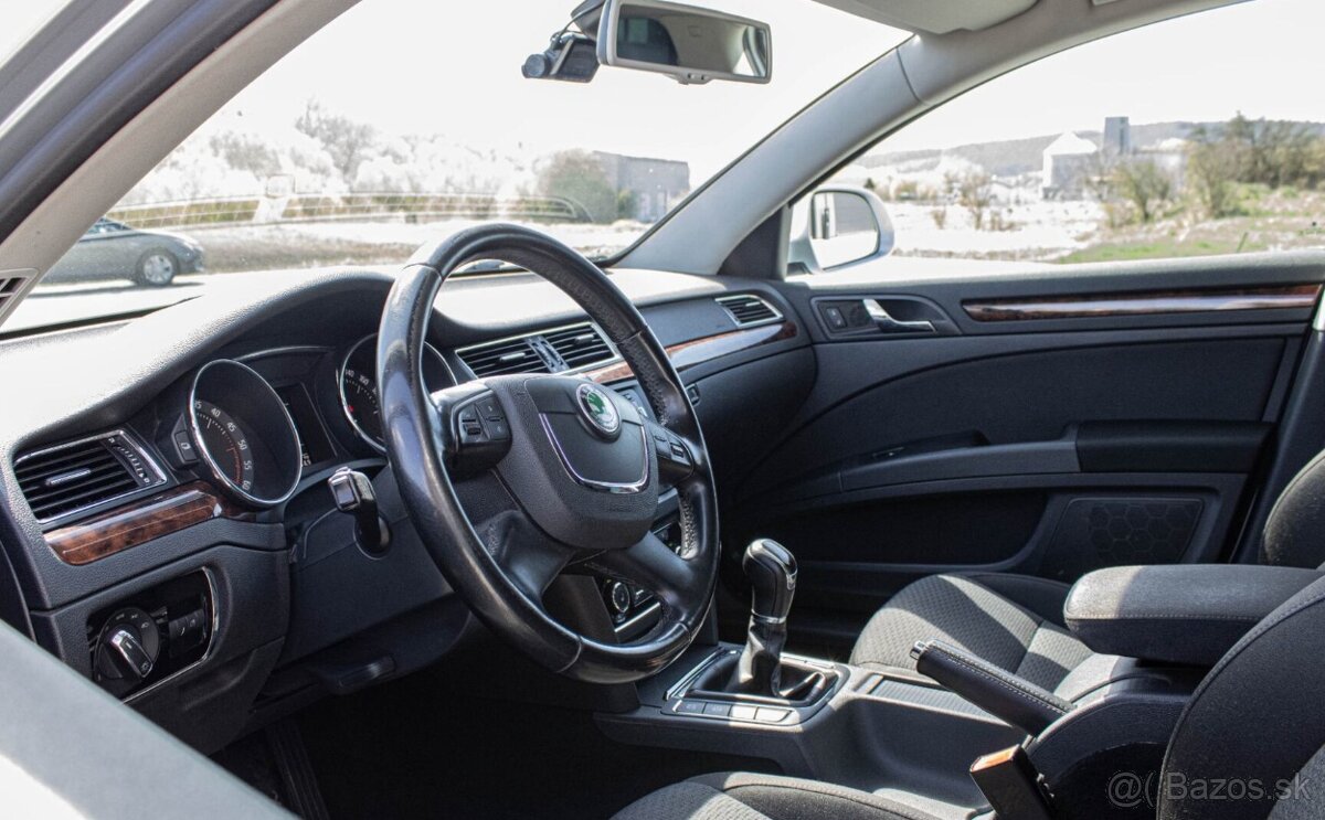 Škoda Superb Combi 2.0 TDI 2011 - 7