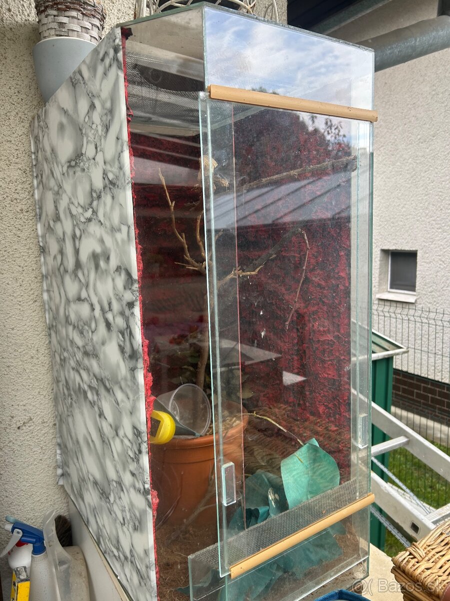 Terárium, skrinka, príslušenstvo - 7