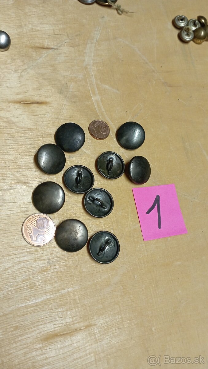 Vojenské gombíky staré... - 7