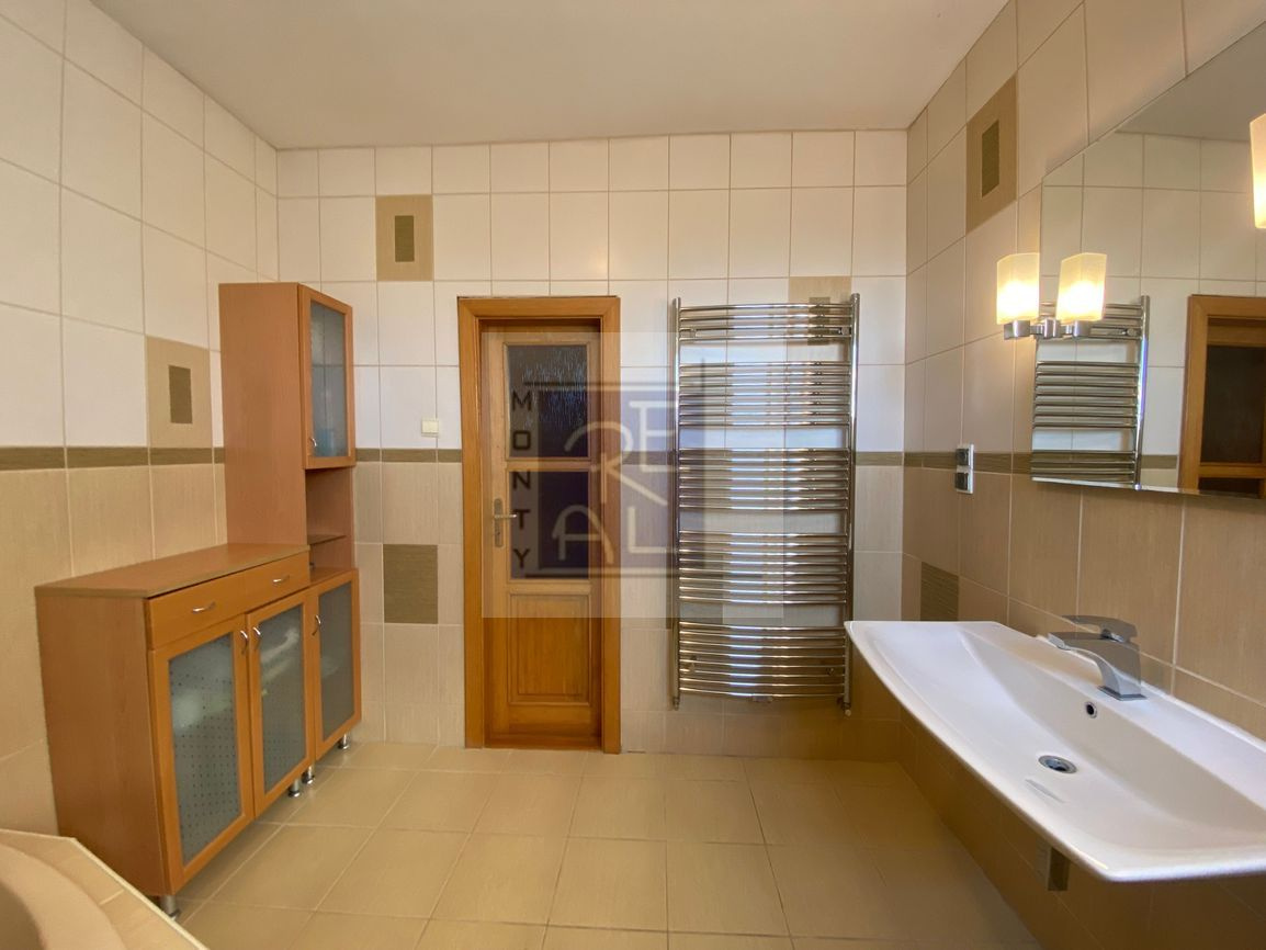 NA PREDAJ 7 IZBOVÝ RODINNÝ DOM NITRA - ZOBOR - 7