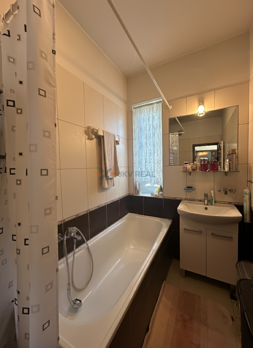 Na predaj poschodový rodinný dom s krásnou záhradkou - 7