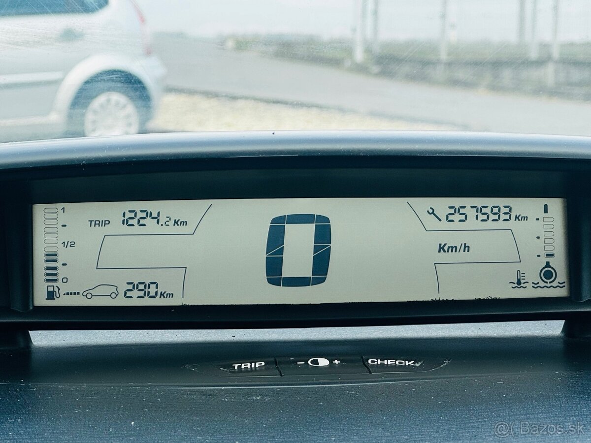 Citroën C4 1.4i 16V Pack - 7