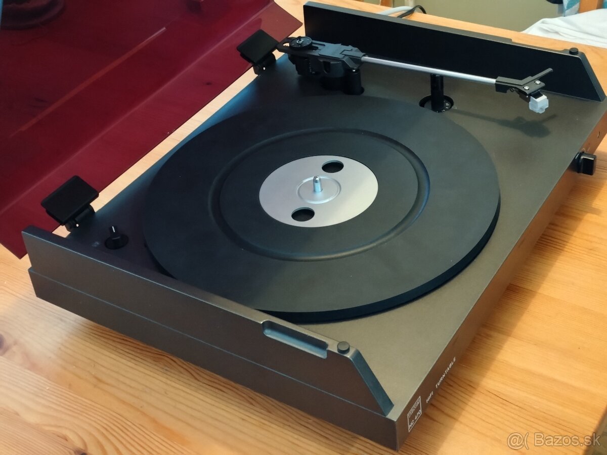 Gramofón Tesla NC470 - 7