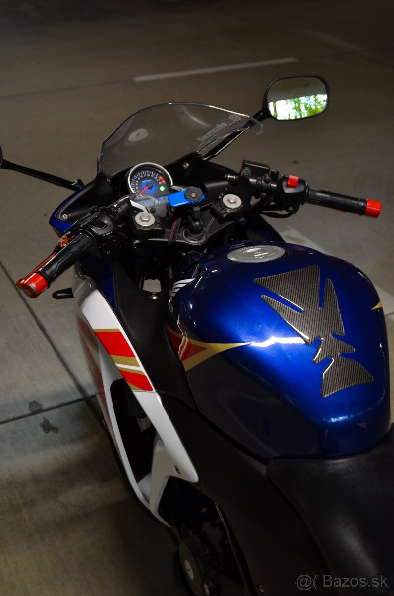 Honda CBR 250R - 7