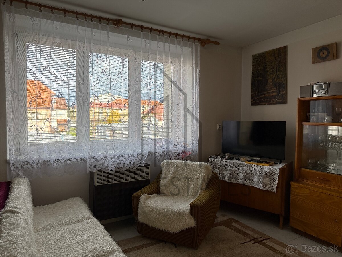 🏡 Na predaj veľkometrážny byt s balkónom - Nováky - 7