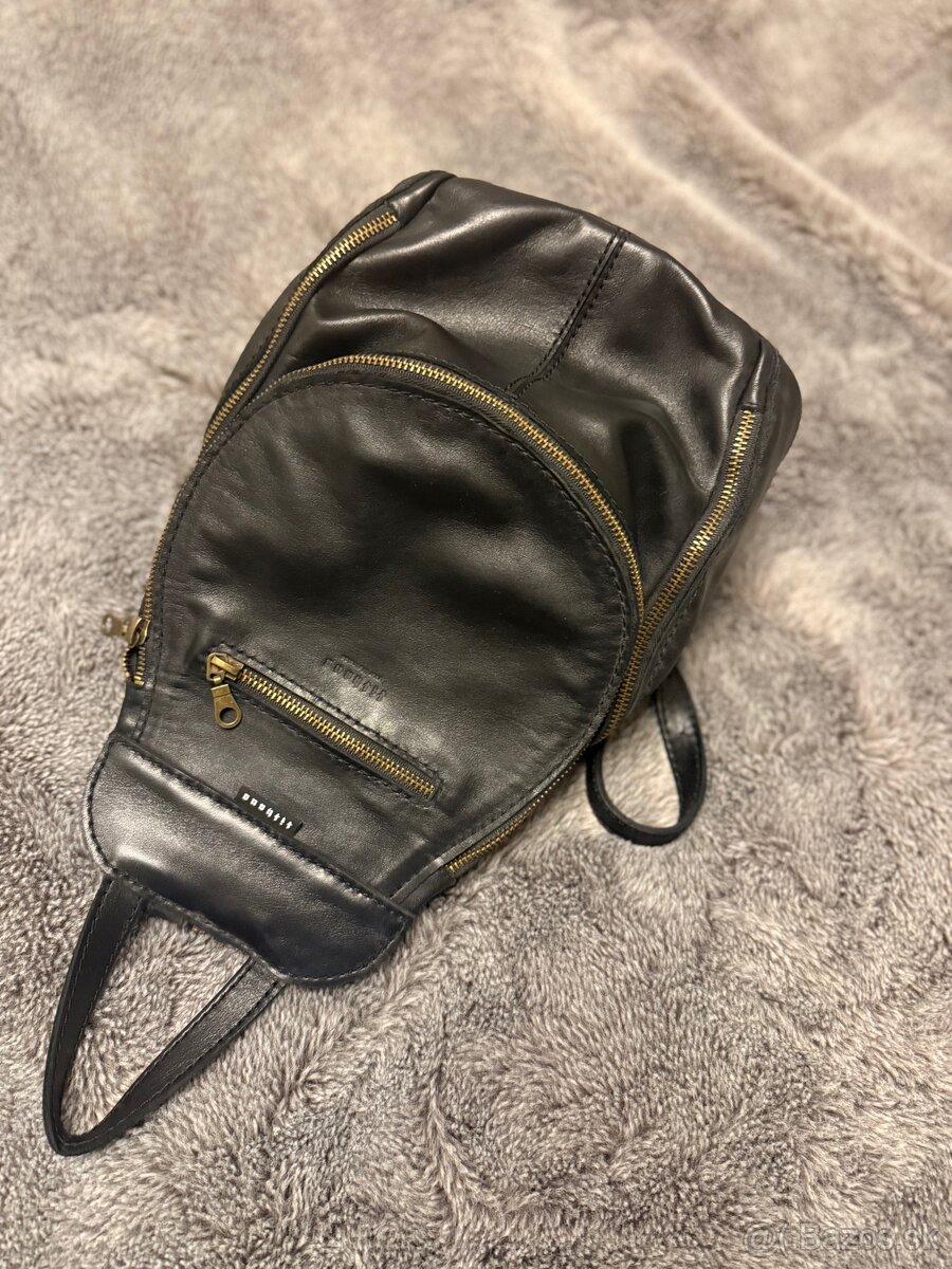 Maly kožený ruksak Tithana - 7